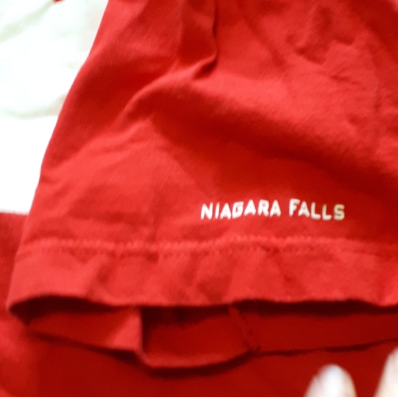 Canada Souvenir Shirt - Picture 2 of 4